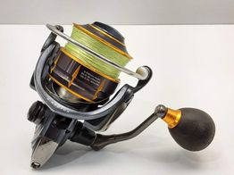 carrete pesca daiwa freams 3000a