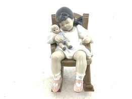 Ceramica Alta Gama Lladro Niña en Silla