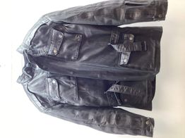 chaqueta motorista neox no tiene