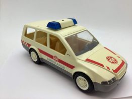 coche plastico playmobil ambulancia