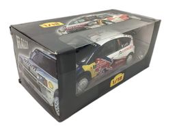 carro de pl&aacute;stico rally citroen redbull