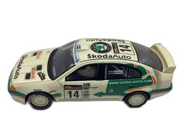 coche slot scalextric skoda