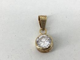 colgante oro 18k con circonita 