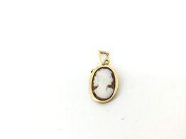 colgante oro 18k con concha 