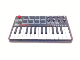controlador midi akai https://www.thomann.es/hercules_dj_control_inpulse_300_mk2.htm?gad_source=1&gad_campaignid=1550876288&gbraid=0aaaaadudmcuijhcirdbqle67pxo5awqt5&gclid=eaiaiqobchmizpdy-p2nkgmv45vqbh2hgbrseaqyasabegiqdfd_bwe