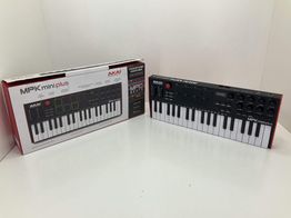 controlador akai mpk mini plus