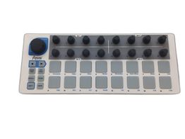 controlador midi arturia beatstep