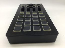 controlador behringer cmd dc-1