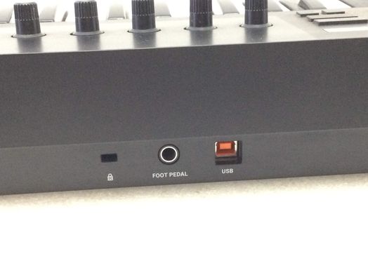 controlador midi komplete kontrol a61