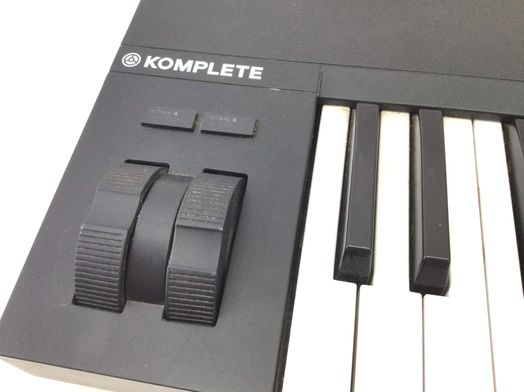 controlador midi komplete kontrol a61