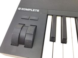 controlador midi komplete kontrol a61