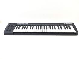 controlador midi native instruments komplete kontrol m32