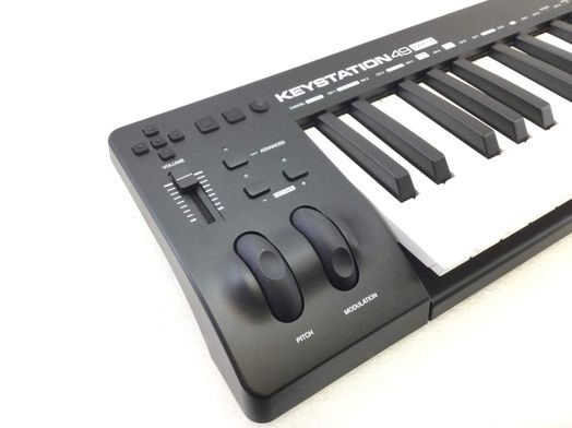 controlador midi native instruments komplete kontrol m32