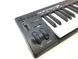 controlador midi native instruments komplete kontrol m32
