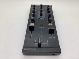 Controlador Native Instruments Traktor Kontrol z1