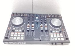 controlador native instruments traktor s4 mk2