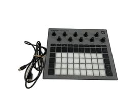 controlador midi novation circuit rhythm