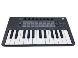 controlador novation flkey mini