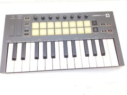 controlador novation launchkey mini mk3