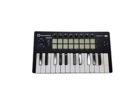 controlador novation launchkey mini
