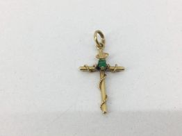 crucifijo oro 14k con esmeralda 