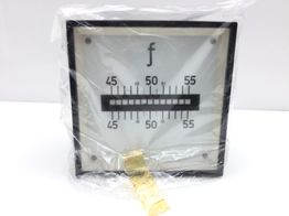 dispositivo electronico vintage sin marca frecuenc&iacute;metro anal&oacute;gico