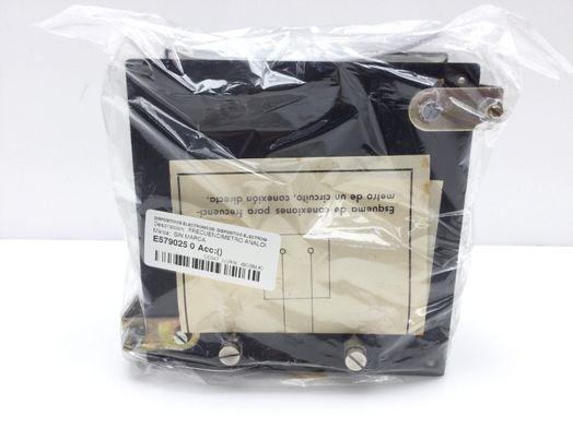 dispositivo electronico vintage sin marca frecuenc&iacute;metro anal&oacute;gico