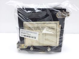 dispositivo electronico vintage sin marca frecuenc&iacute;metro anal&oacute;gico