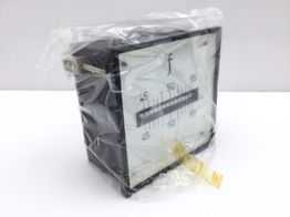 dispositivo electronico vintage sin marca frecuenc&iacute;metro anal&oacute;gico