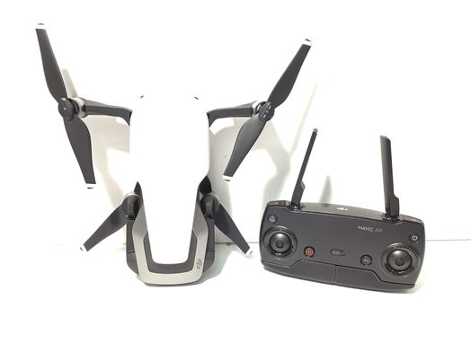 dron con cámara dji mavic air