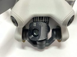 drone com c&acirc;mera dji mini 4 pro (dji rc-n2)