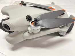 drone com c&acirc;mera dji mini 4 pro (dji rc-n2)