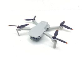 dron con c&aacute;mara dji mini 4k