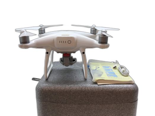 dron con cámara dji phantom 4 pro plus