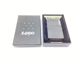 isqueiro zippo black matte logo