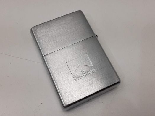 encendedor zippo marlboro