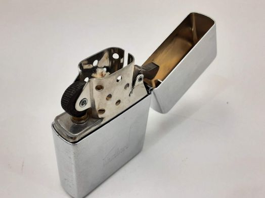 encendedor zippo marlboro