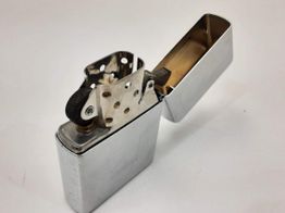 encendedor zippo marlboro