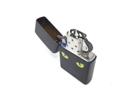 encendedor zippo ojos