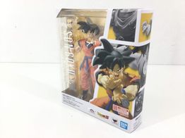 figura accion bandai son goku