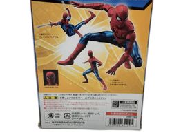 figura accion bandai spider-man no way home