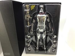 figura accion hot toys star wars capitan phasma