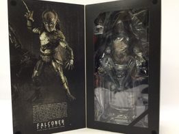 figura accion hot toys mms137 predators falconer