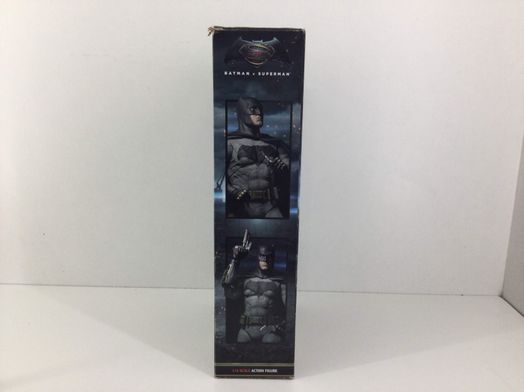 figura accion neca batman vs superman