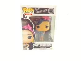 figura de a&ccedil;&atilde;o funko amy winehouse #48