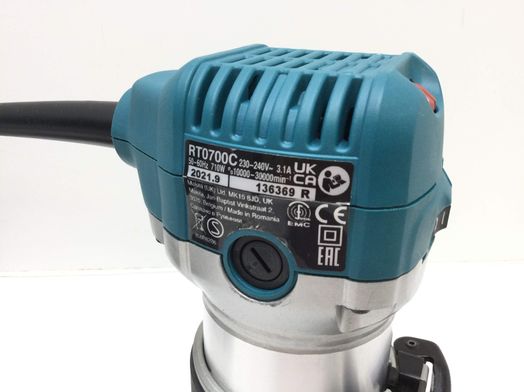fresadora makita rt0700c