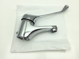 grifo ba&ntilde;o mirtak