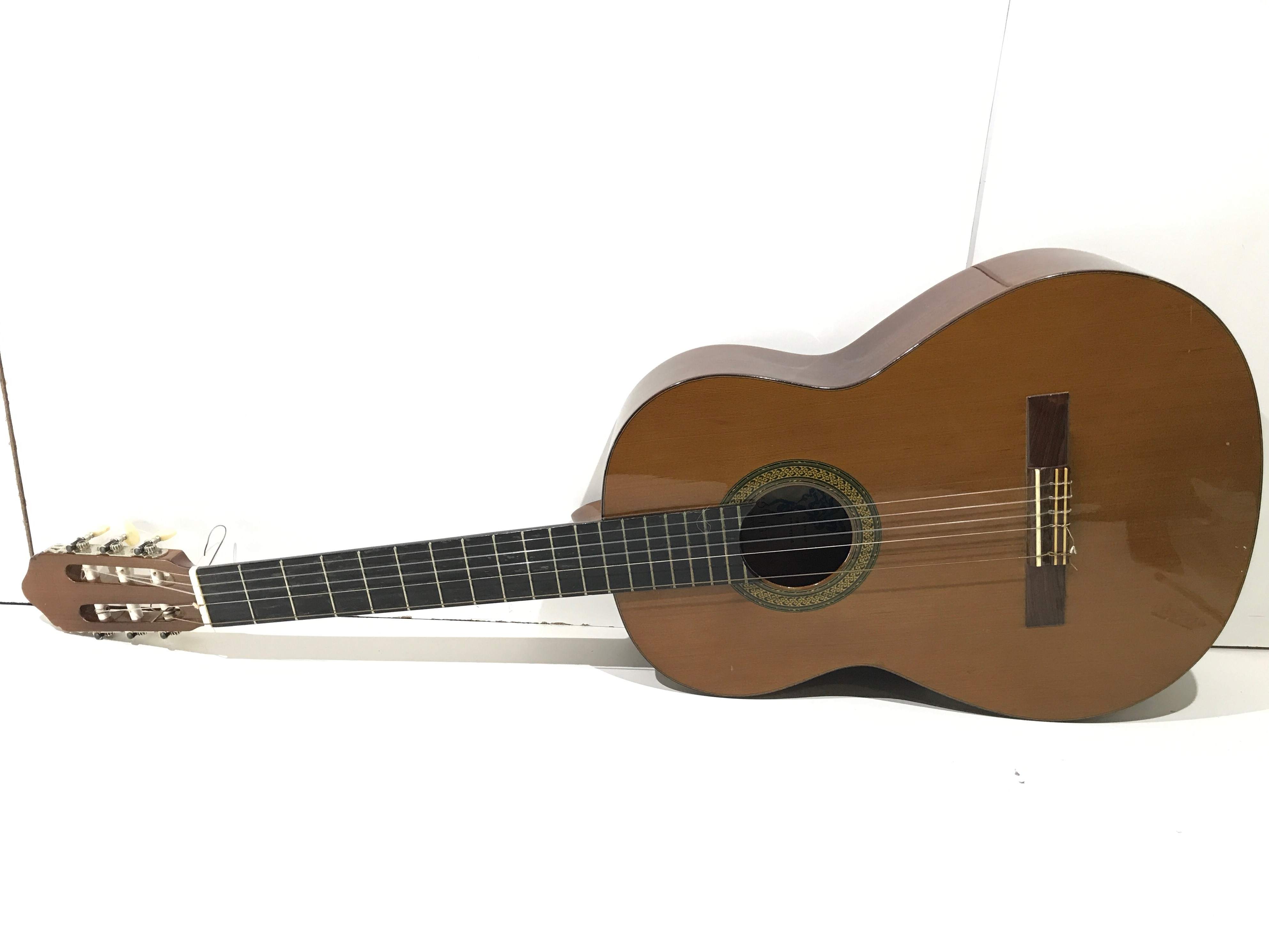 GUITARRA CLASICA