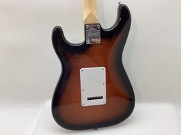guitarra el&eacute;trica fender squier