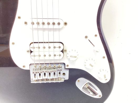 guitarra el&eacute;trica fender squier